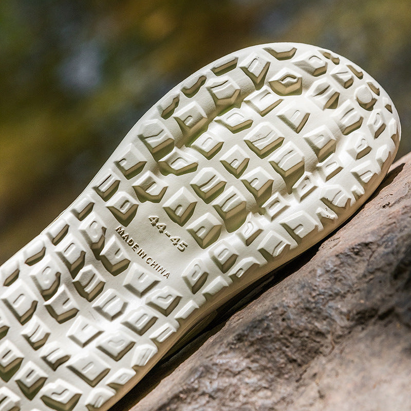 Cave shoes for boys to wear outdoors in summer anti slip and anti odor beach toe slippers men's coconut shoes